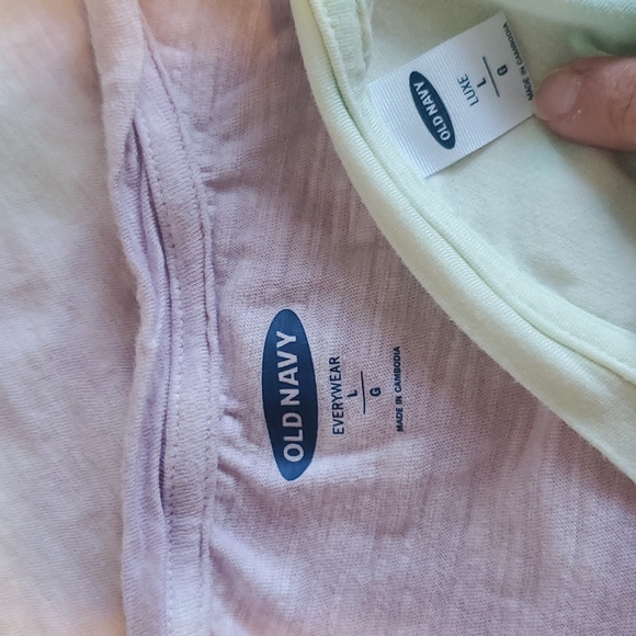 Old Navy tie dye tshirt - Picture 4 of 4